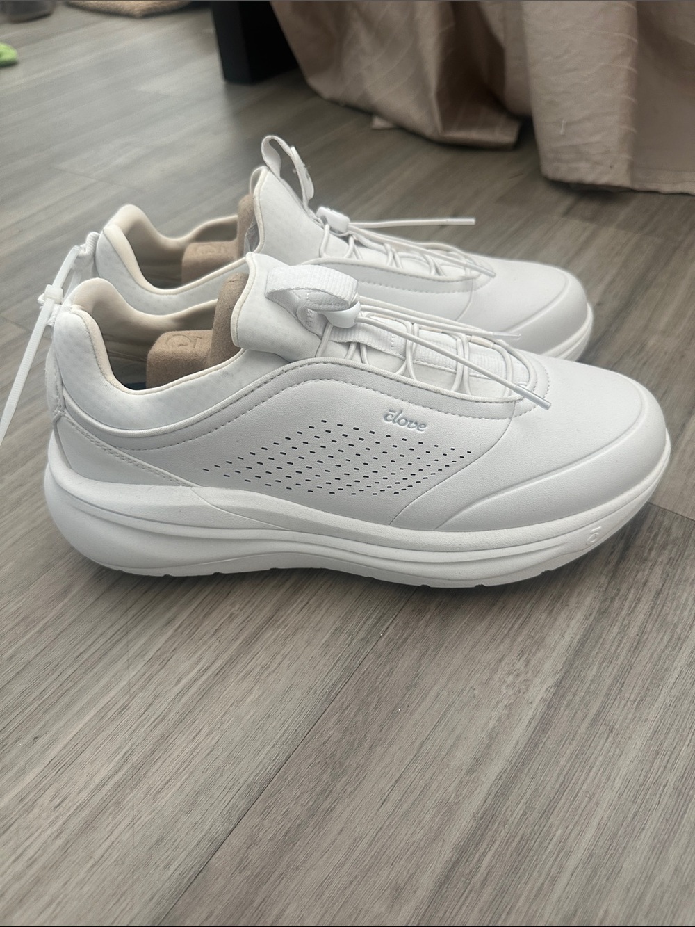 Clove Women's Prima Sneakers in Brilliant White, Size 9.5 - Healthcare & Nursing